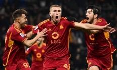 爱游戏亚洲官网-罗马主场作战，击败桑普多利亚获得三分(在另外一场比赛中,罗马主场10小胜十人顿涅茨克矿)