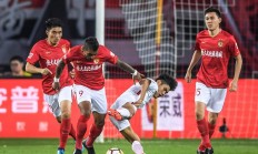 爱游戏app下载-江苏足坛震荡，恒大三连胜终结，争冠形势变数