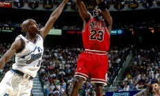 爱游戏登录入口-公牛绝杀夺冠军战，引发球迷狂欢的简单介绍