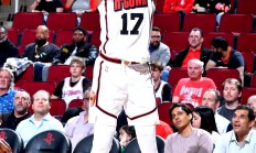 爱游戏体育地址-火箭队球员受伤连连，球队备战受干扰的简单介绍