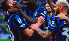 爱游戏体育直播-意甲领头羊遭遇重创，冬季转会或重整阵容的简单介绍