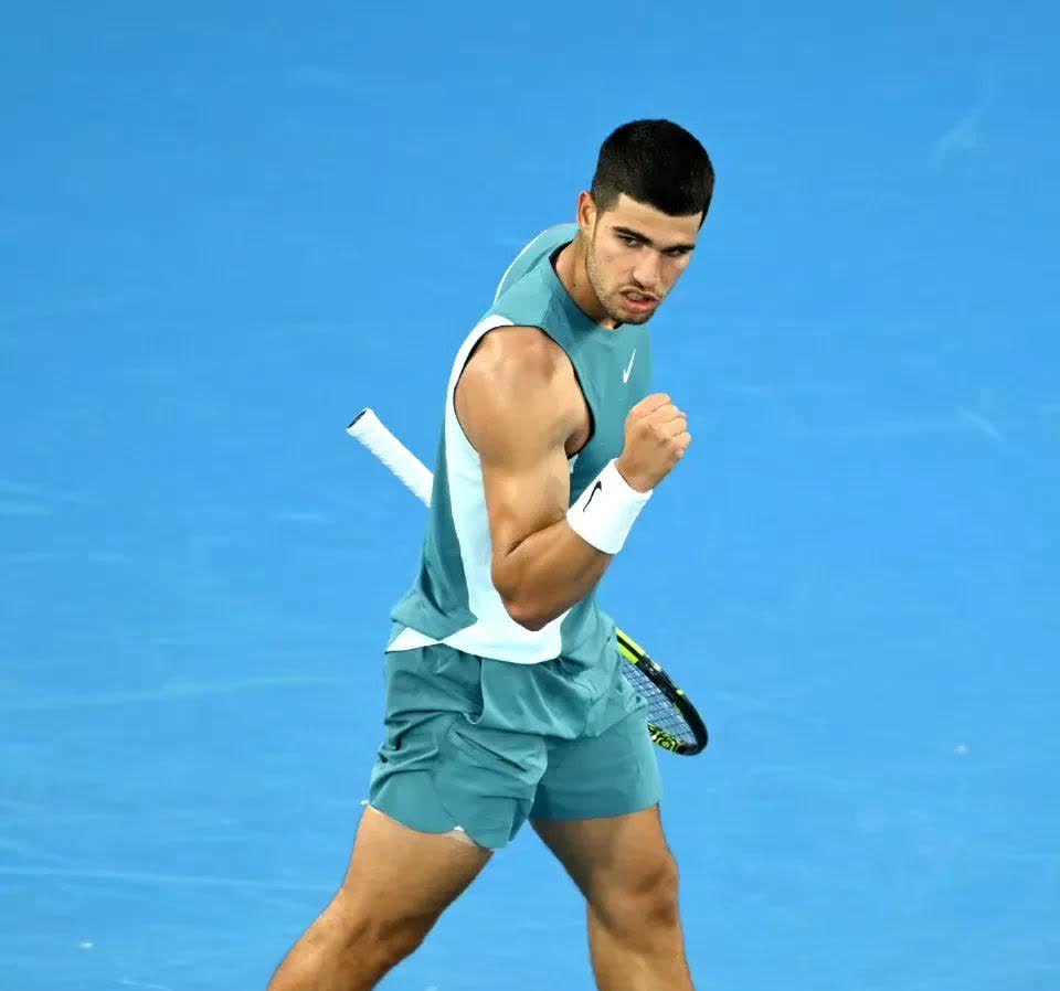 西班牙男子网球选手成功晋级四强(西班牙男子网球选手成功晋级四强是谁)