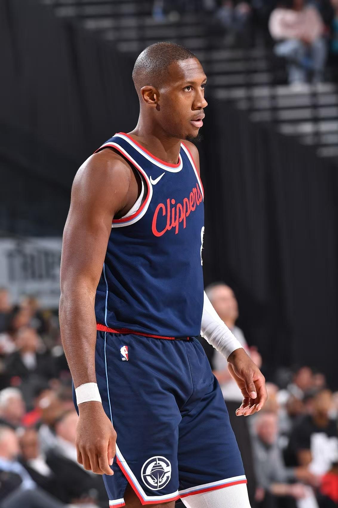 哈登加盟尼克斯，球队实力大幅提升(哈登加盟尼克斯,球队实力大幅提升了吗)