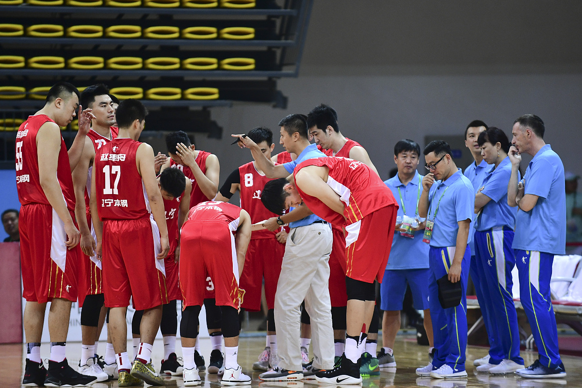 篮球职业联赛再掀狂潮，全国球迷热情喜迎(全国篮球职业联赛共12支篮球队参赛,实行主客场)