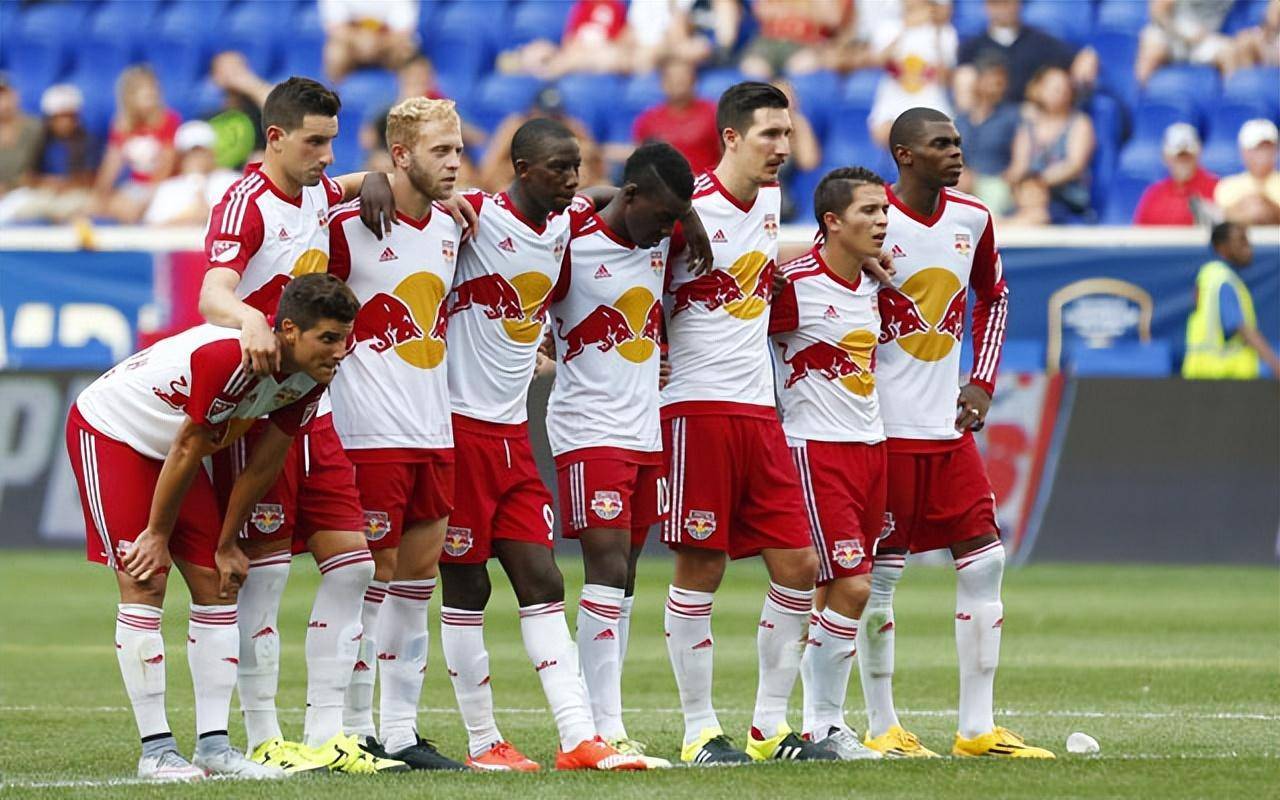 包含亚特兰大客场击败博洛尼亚，继续向欧冠资格冲刺的词条