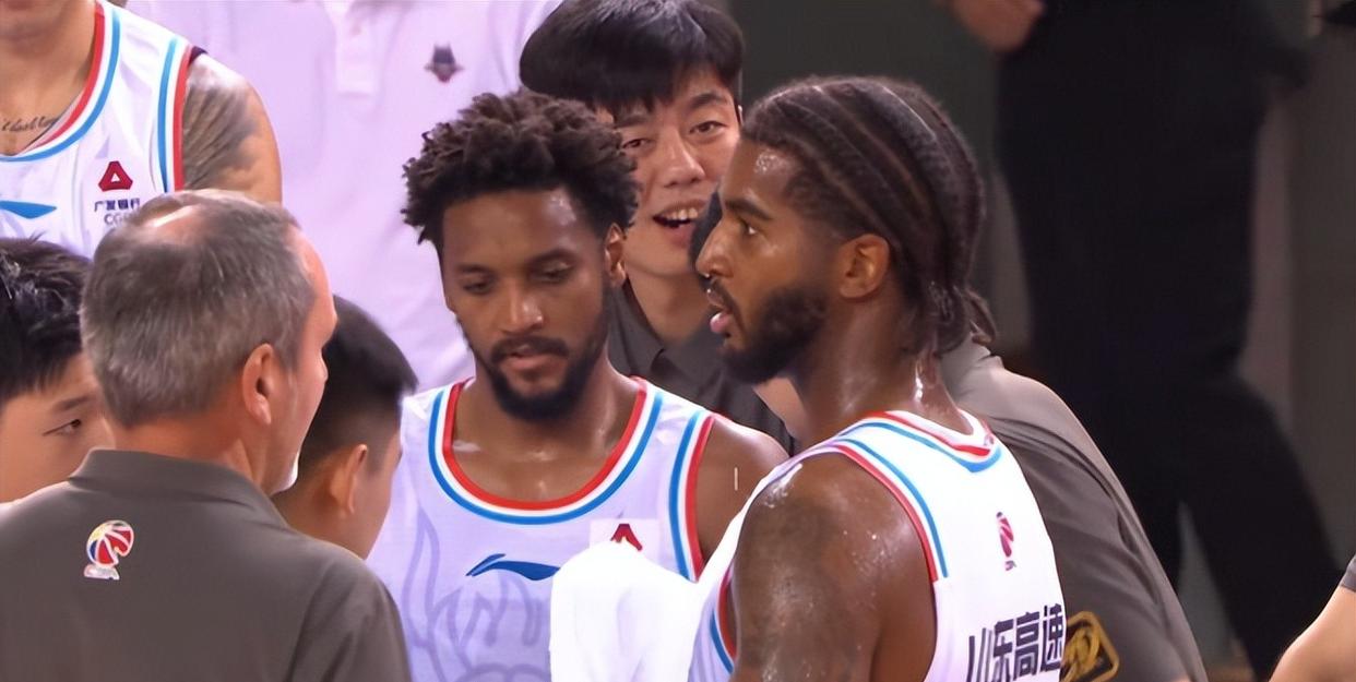 包含球员表现出色,球队成功挺进赛事决赛的词条 包含球员表现出色,球队成功挺进赛事决赛的词条