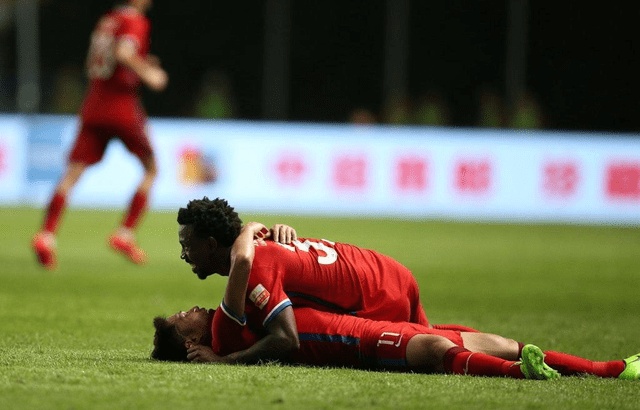 重庆力帆与广州富力互不相让，胜负难预料的简单介绍