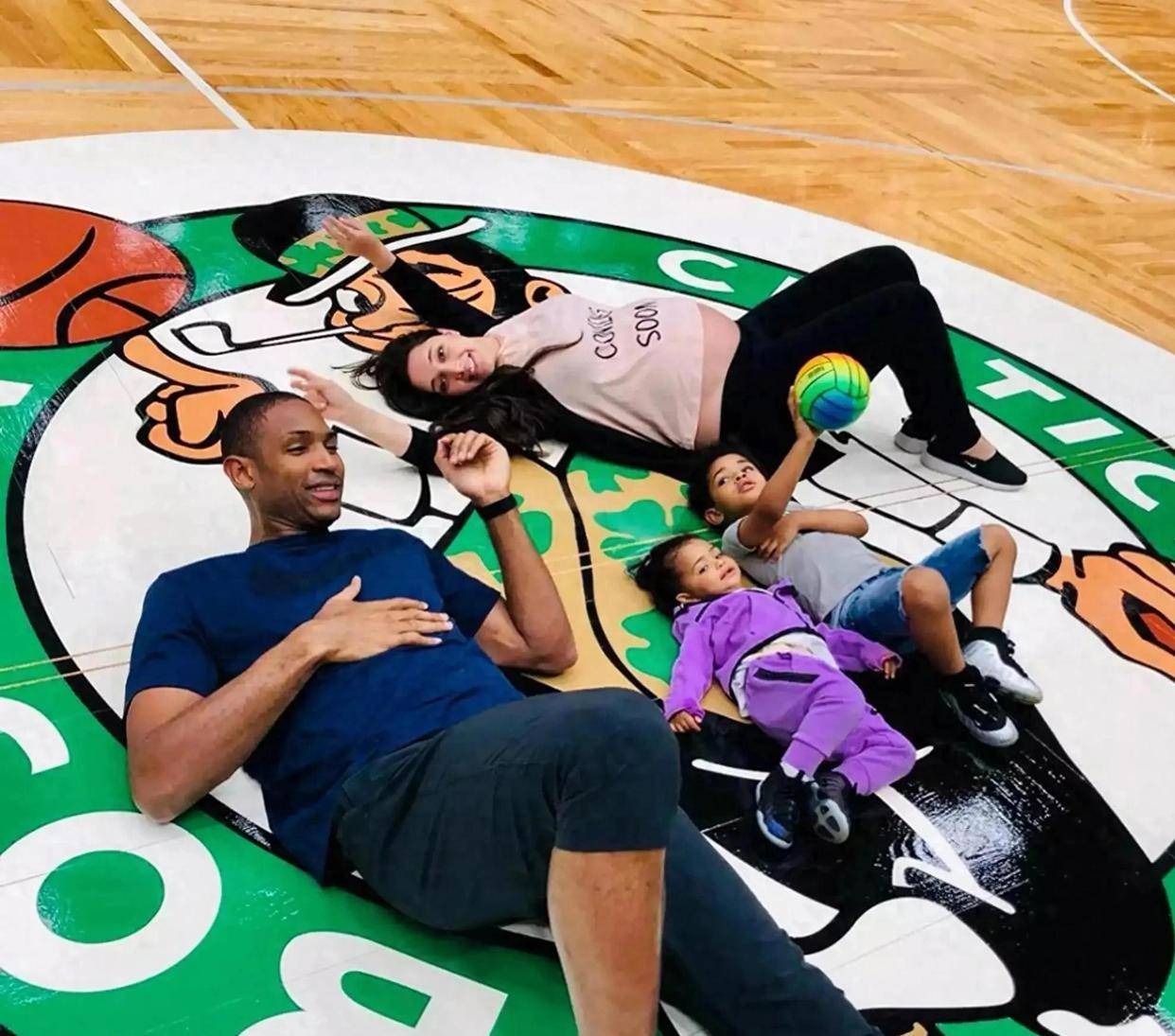 包含NBA球员之间的友谊曝光,互相支持互相鼓励的词条 包含NBA球员之间的友谊曝光,互相支持互相鼓励的词条