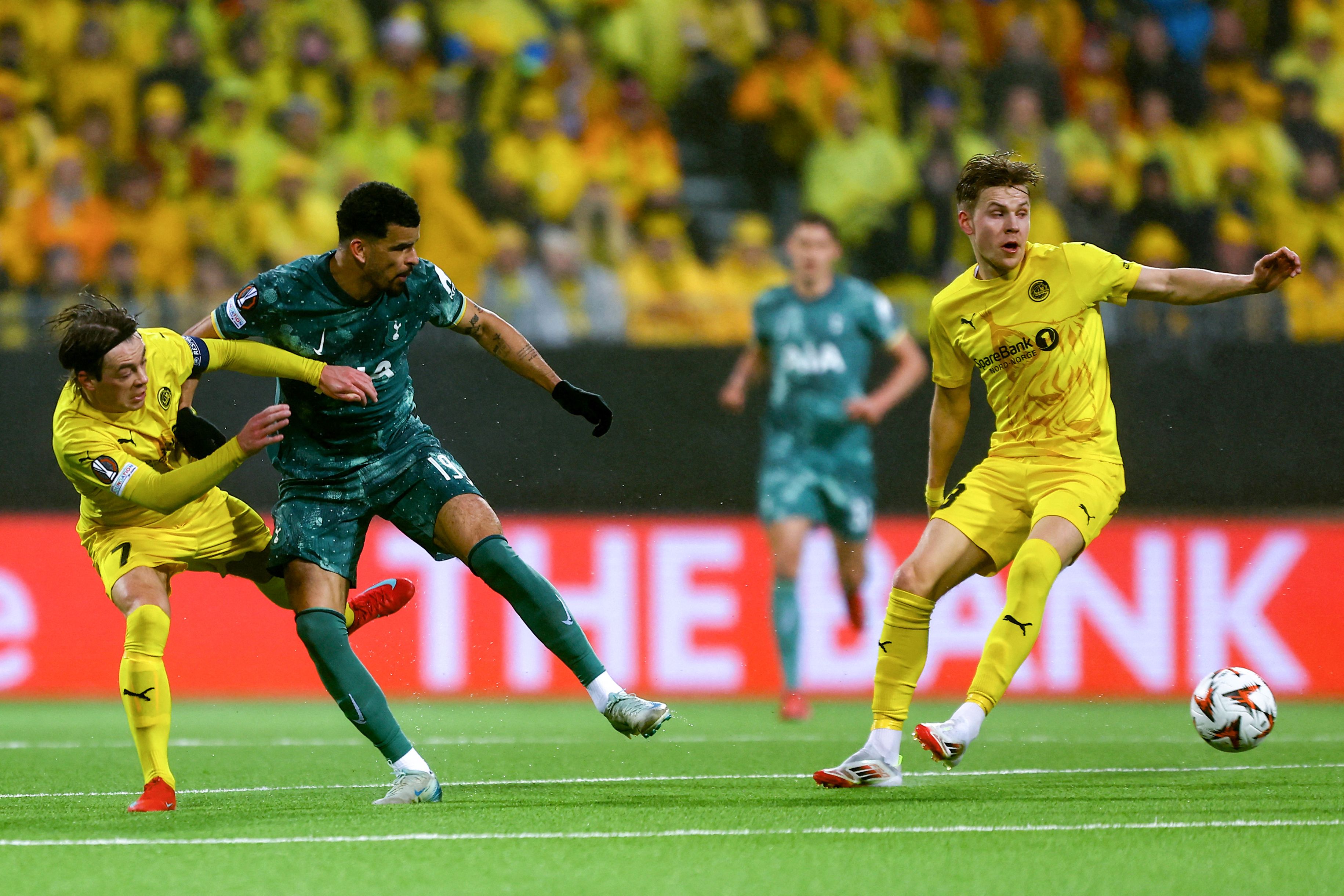 足球联赛的最新动态引发讨论热潮 足球联赛的最新动态引发讨论热潮