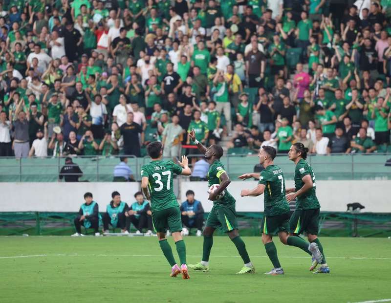 北京国安逼平对手，双方争夺胜利无果的简单介绍