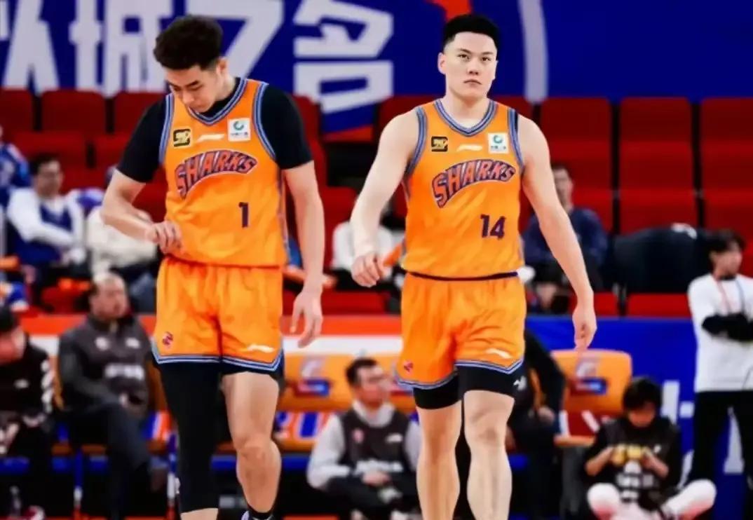 包含超级对决：双方势均力敌，胜负难料的词条