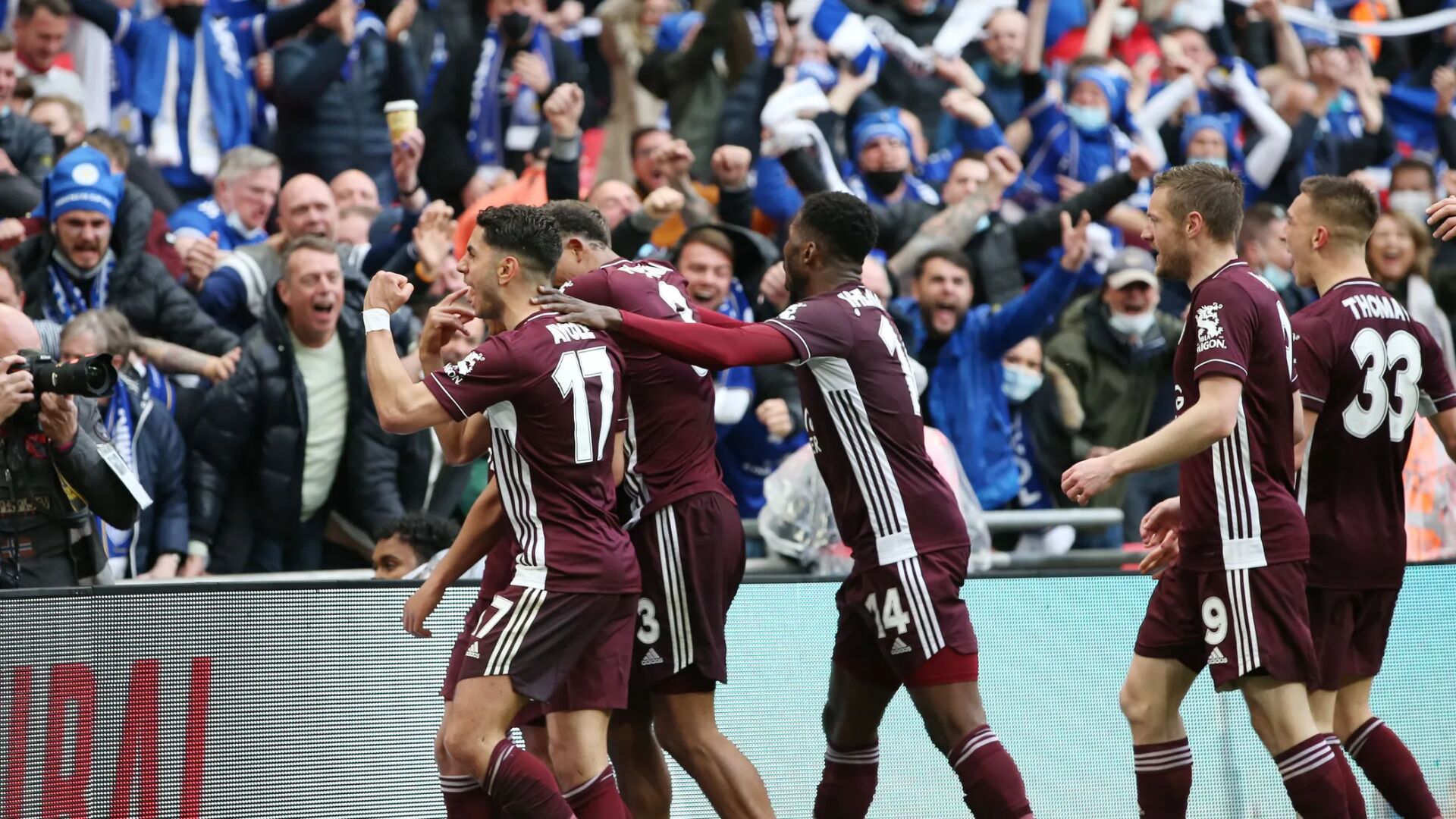 关于胜负难分:女足比赛站点千钧一发的信息 关于胜负难分:女足比赛站点千钧一发的信息