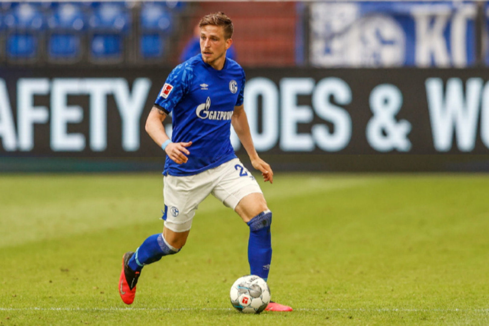 沙尔克客场取胜,继续保持不败战绩的简单介绍 沙尔克客场取胜,继续保持不败战绩的简单介绍