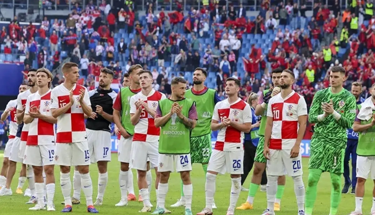 包含比利时与丹麦对决，胜者将晋级下一轮的词条