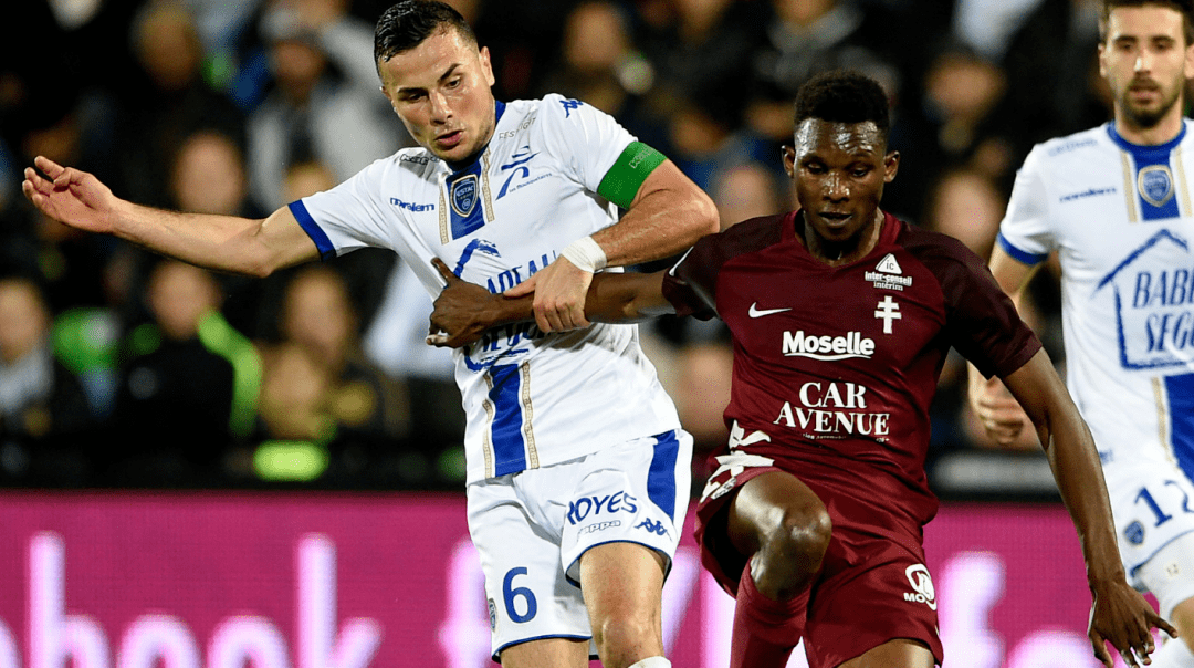 圣埃蒂安主场失利,赛季首战告负 圣埃蒂安主场失利,赛季首战告负