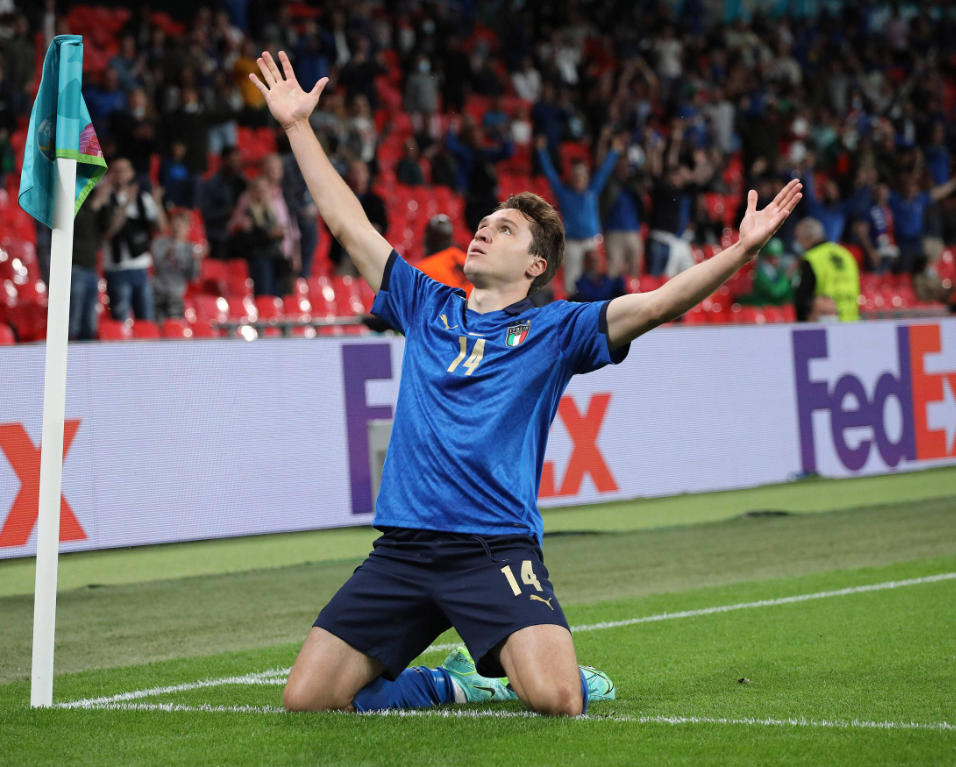 意大利队在国际比赛中一路高歌猛进，吸引众目睽睽的简单介绍