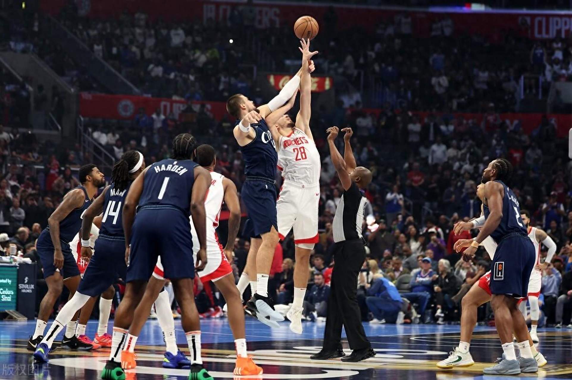 关于哈登最后时刻绝杀,火箭队抢得季后赛关键一胜的信息 关于哈登最后时刻绝杀,火箭队抢得季后赛关键一胜的信息