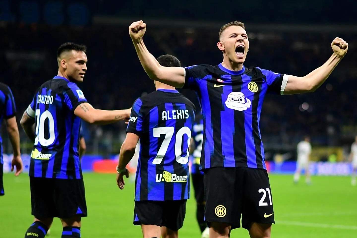 包含爵士主帅调整战术获赞誉,球队逐步崭露头角的词条 包含爵士主帅调整战术获赞誉,球队逐步崭露头角的词条