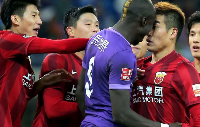 关于重庆客场战胜上港,取得关键三分的信息 关于重庆客场战胜上港,取得关键三分的信息