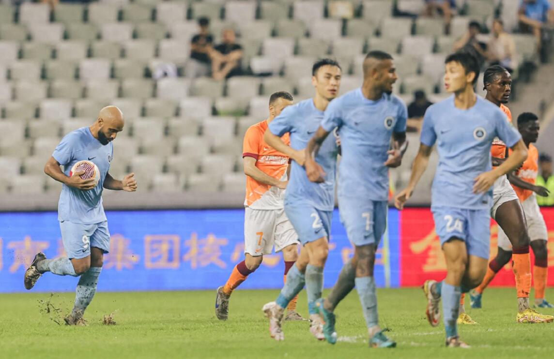 主场优势明显，球队主场连胜