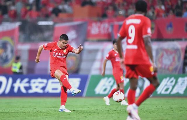 足球盛会即将开幕,各队备战良久 足球盛会即将开幕,各队备战良久