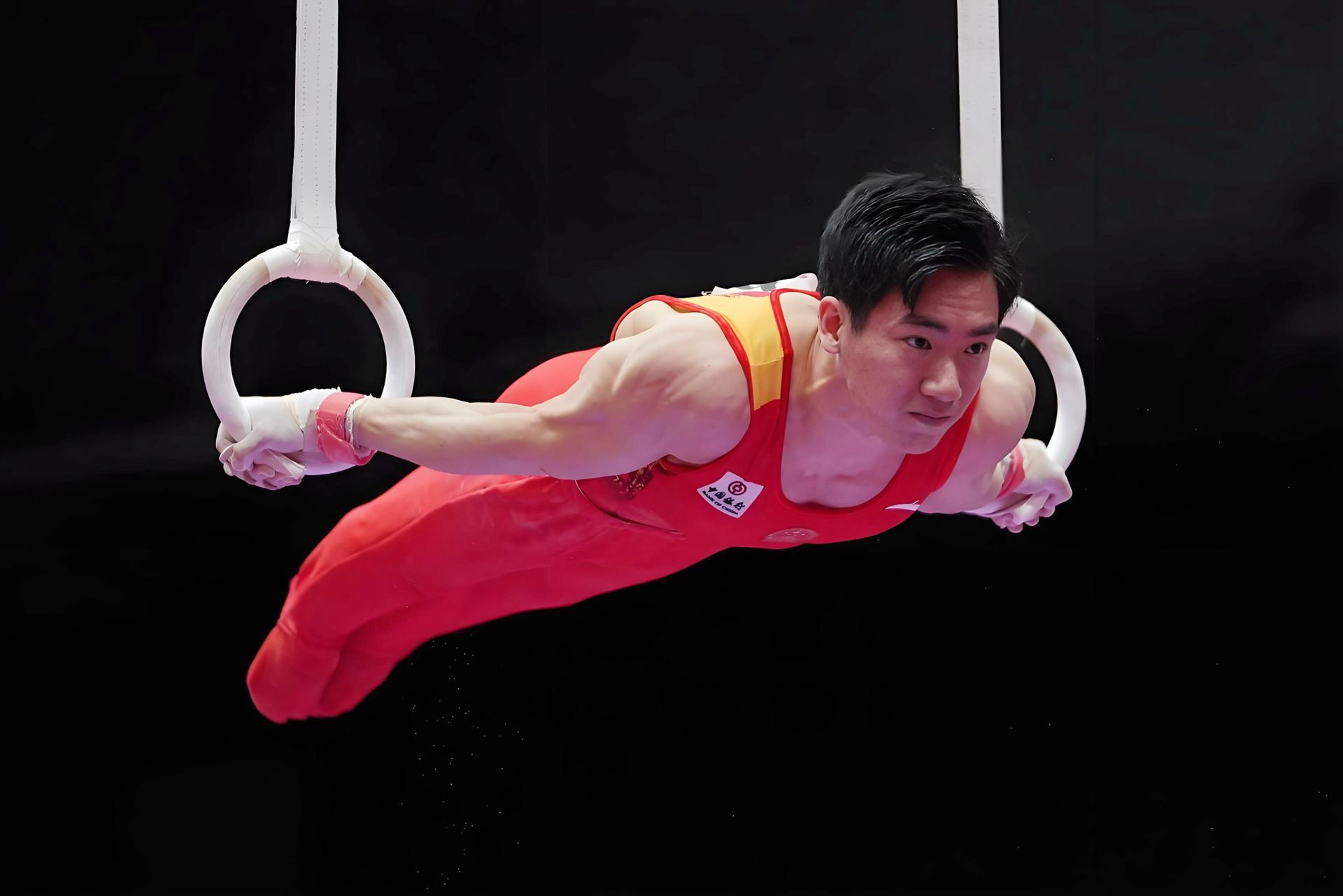 体操赛场上悬念重重,谁将夺得金牌 体操赛场上悬念重重,谁将夺得金牌