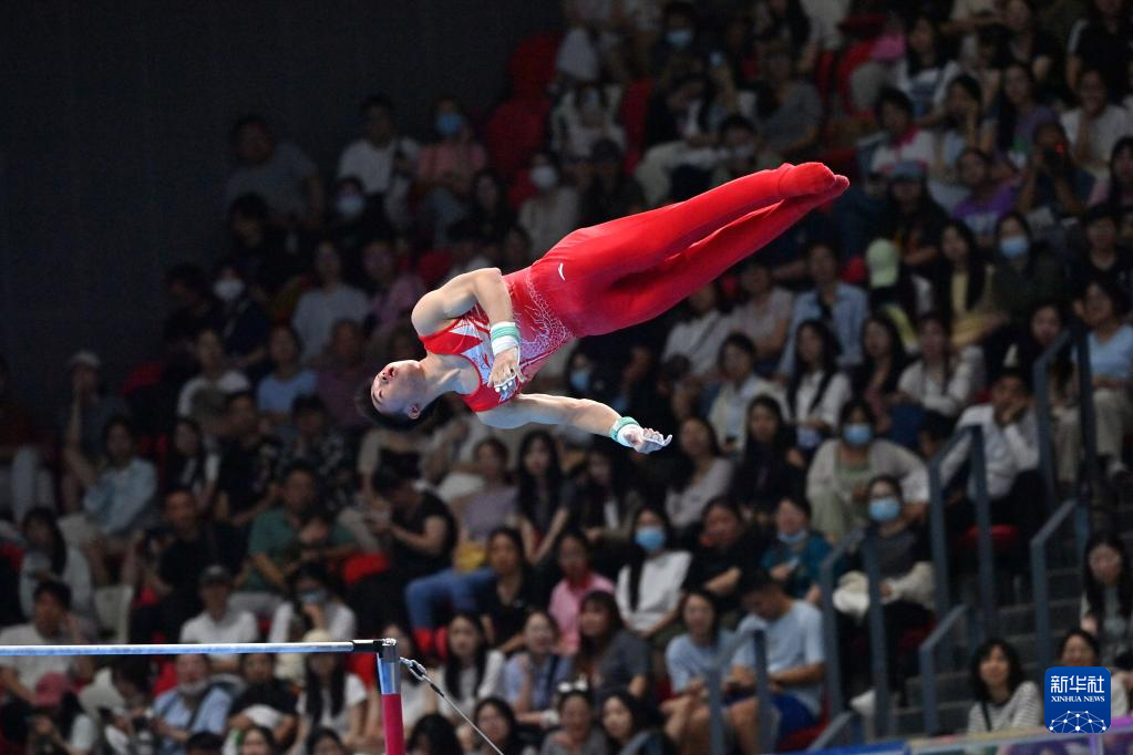 体操赛场上悬念重重,谁将夺得金牌 体操赛场上悬念重重,谁将夺得金牌