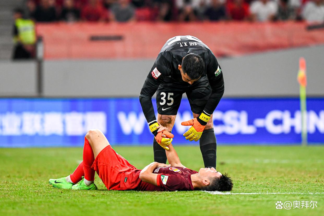 中锋球员受伤无法参加冠军联赛,球队困境 中锋球员受伤无法参加冠军联赛,球队困境