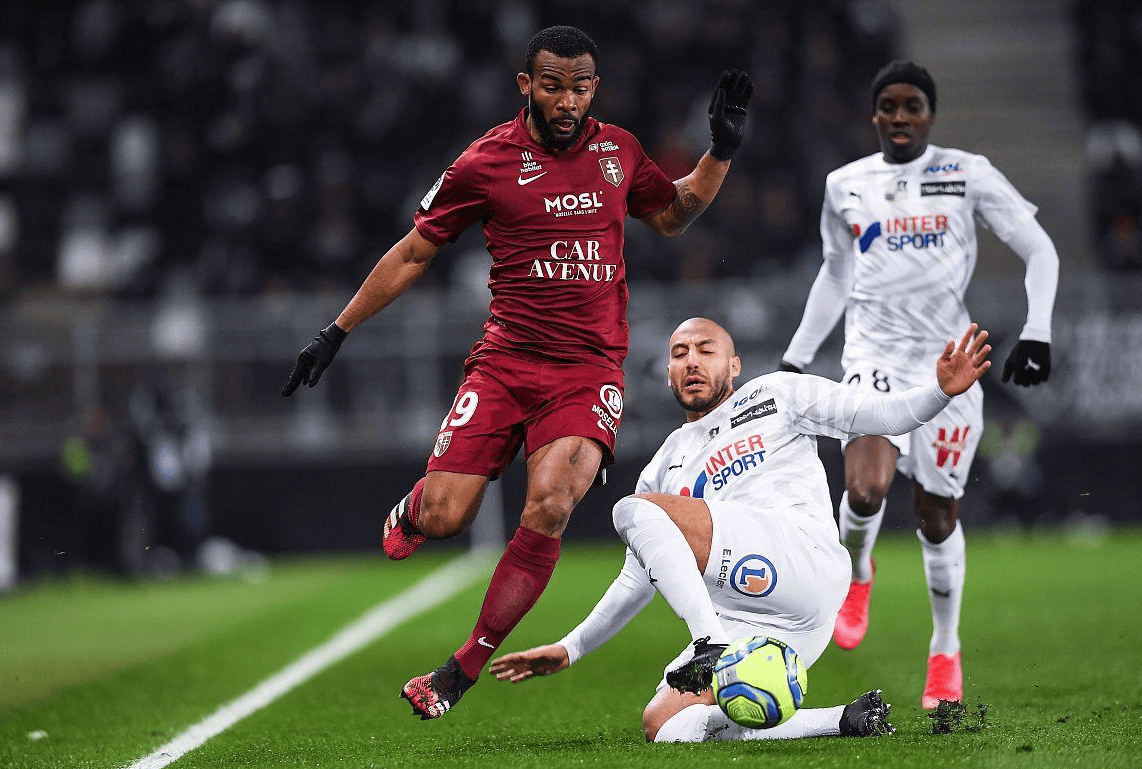 关于亚眠近期比赛强有力,展现实力的信息 关于亚眠近期比赛强有力,展现实力的信息