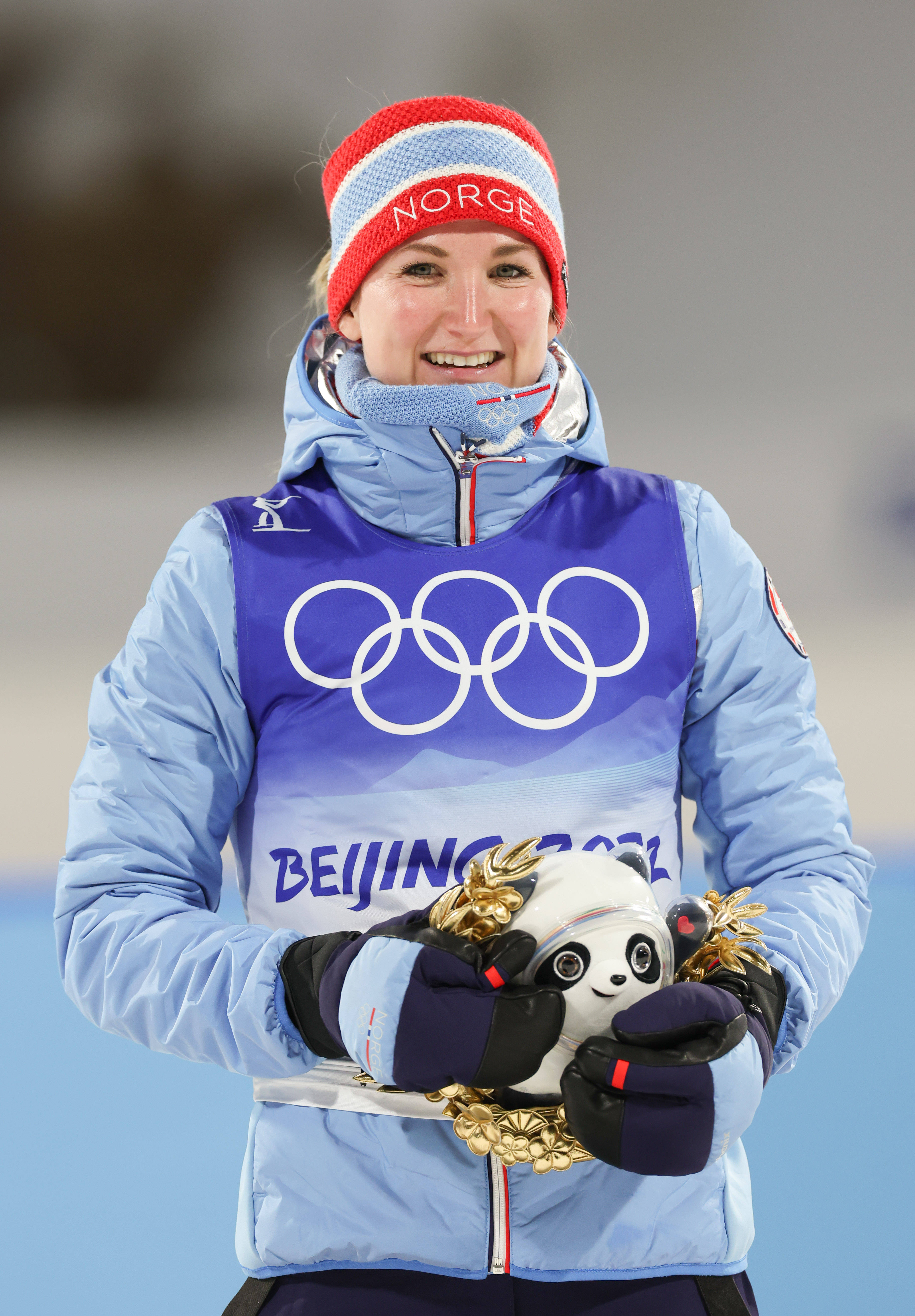 挪威射箭选手表现抢眼，登上领奖台