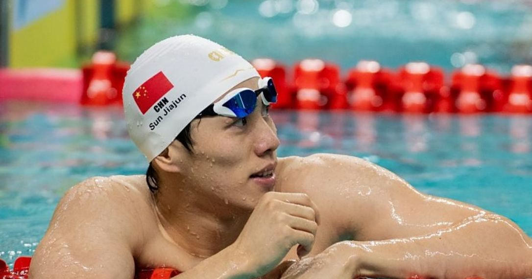 包含塞尔维亚游泳天才少年再破纪录夺金的词条