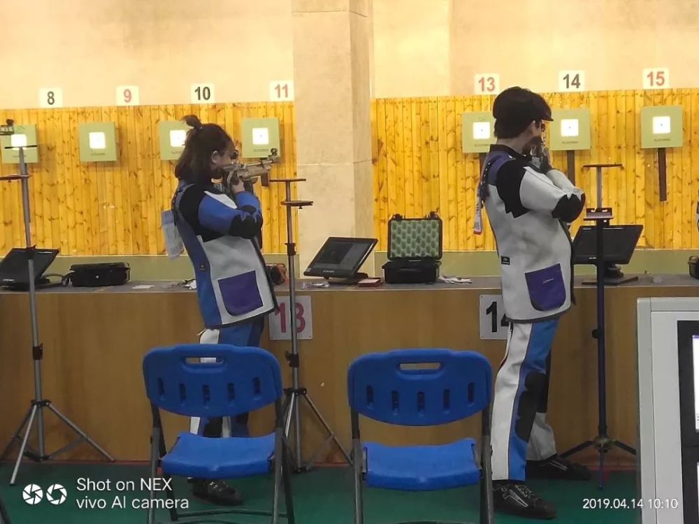 法国代表团在射击比赛中取得好成绩